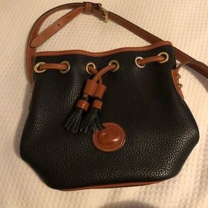 Vintage Dooney & Bourke crossbody bag